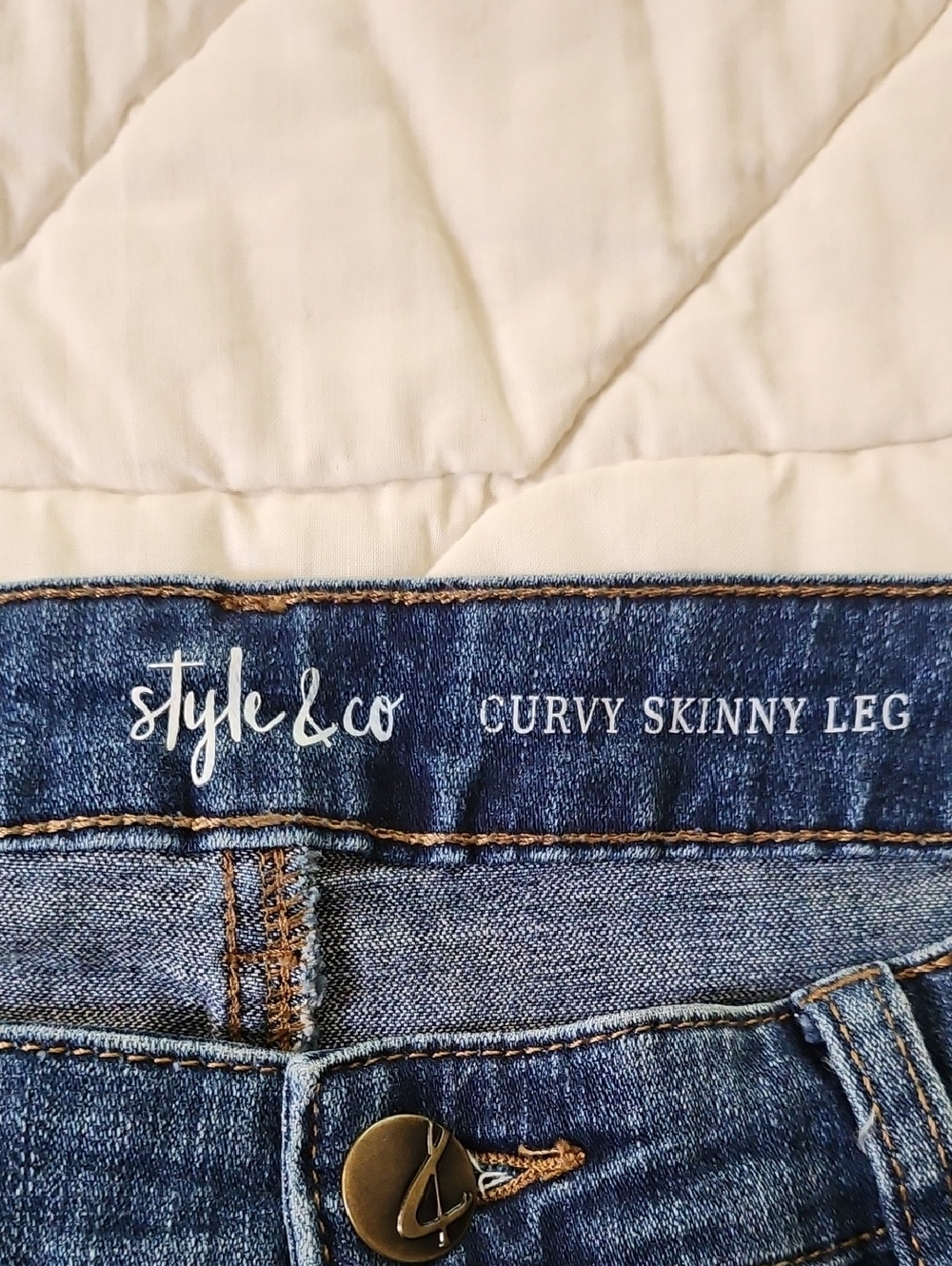 Style & Co. Curvy Skinny Leg- Floral Embroidered Jeans- Size 10 - Picture 10 of 11